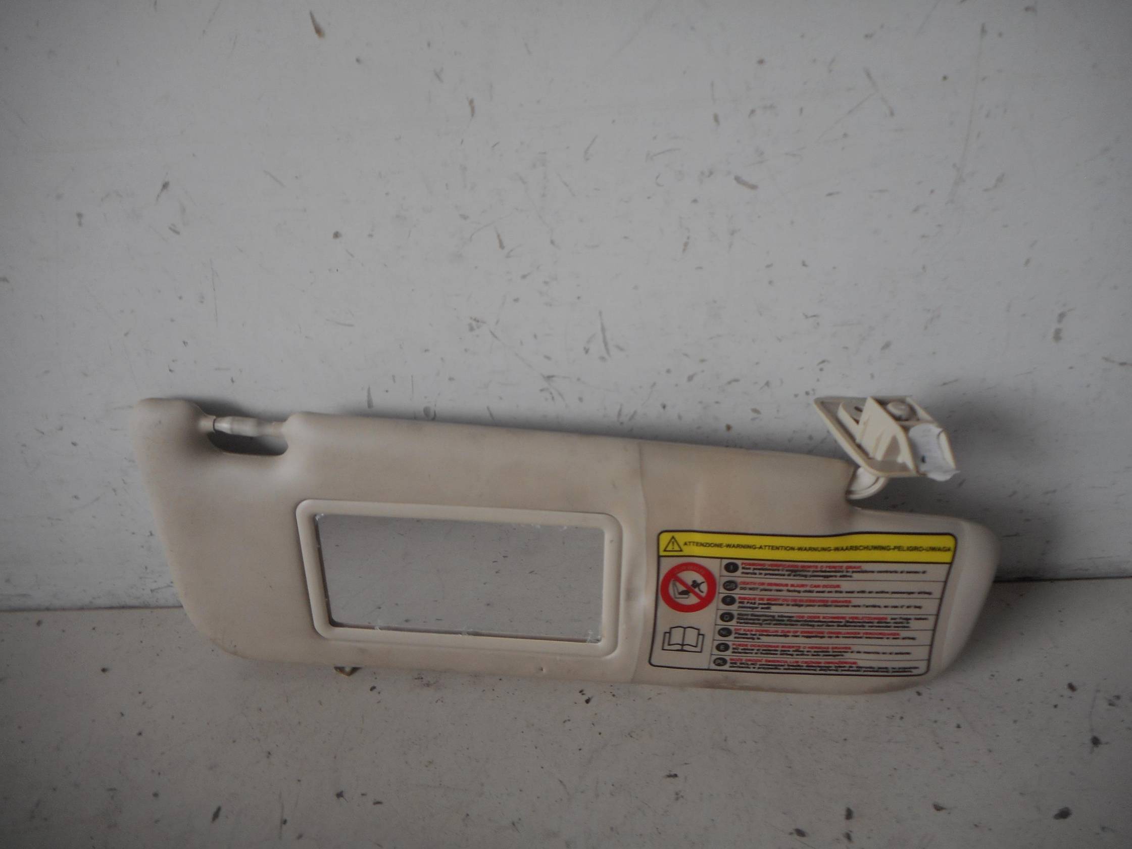 Aletta parasole parabrezza dx.